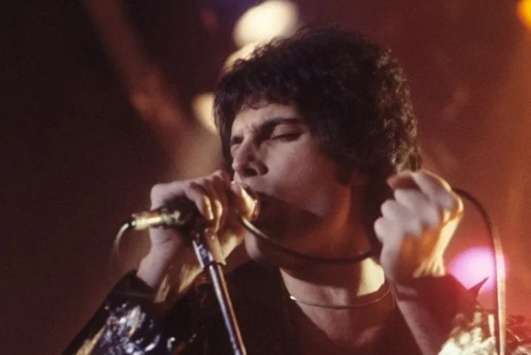 Freddie-Mercury-Teath