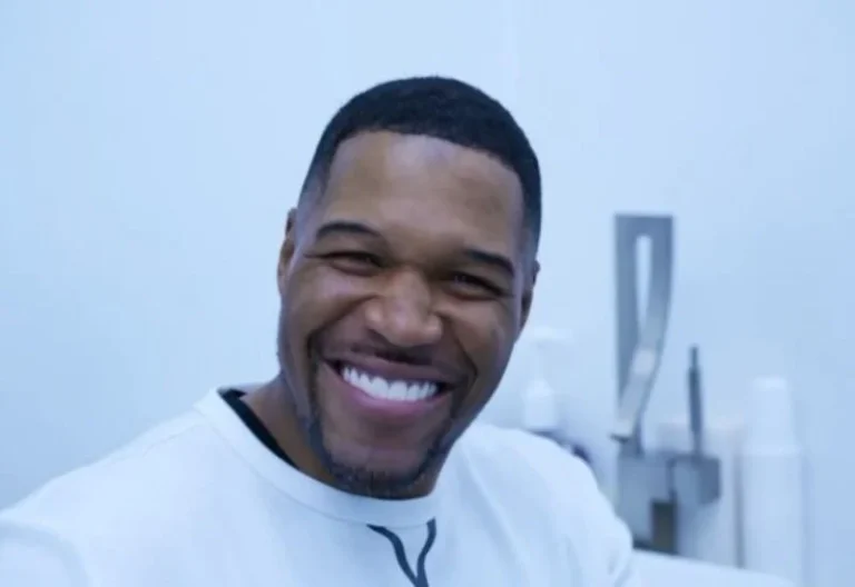 Michael-Strahan-Teeth-1.webp