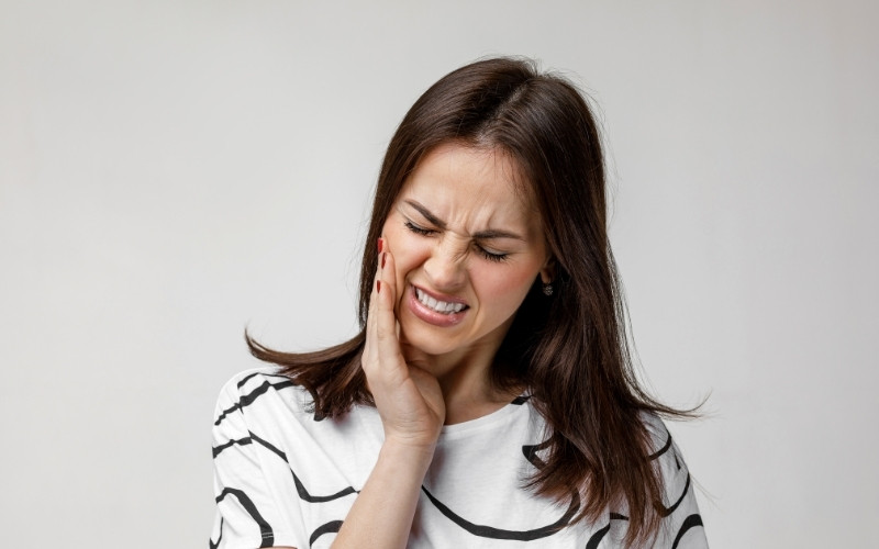 Severe Tooth Sensitivity After Teeth Whitening