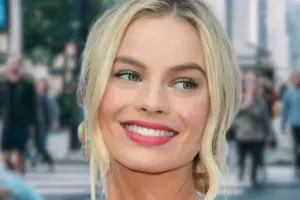 The Truth About Margot Robbie Veneers: What Type of Veneers Does She Have?